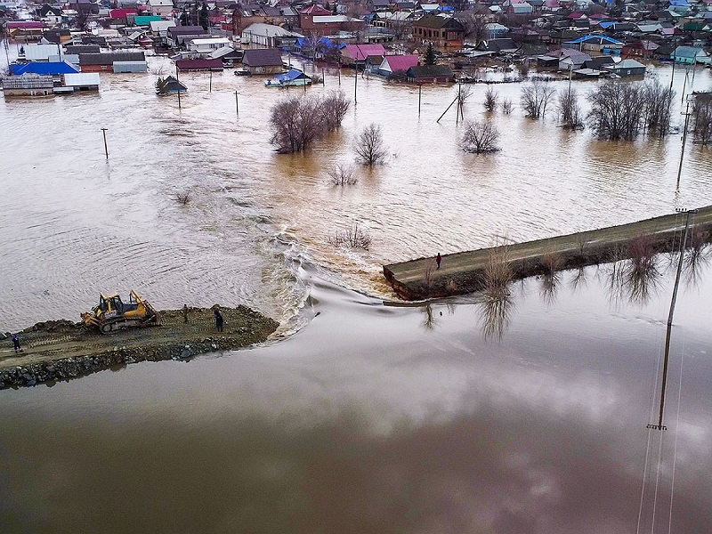 Глава МЧС Куренков прибыл в эпицентр наводнения Оренбуржья город Орск