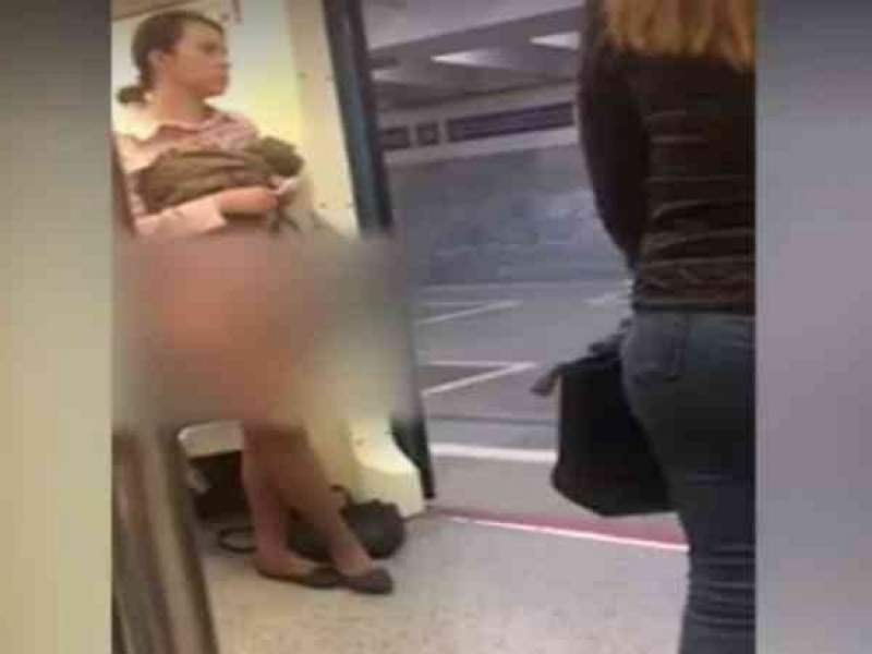 Дрочер не удержался перед блондинкой в метро и решил передернуть