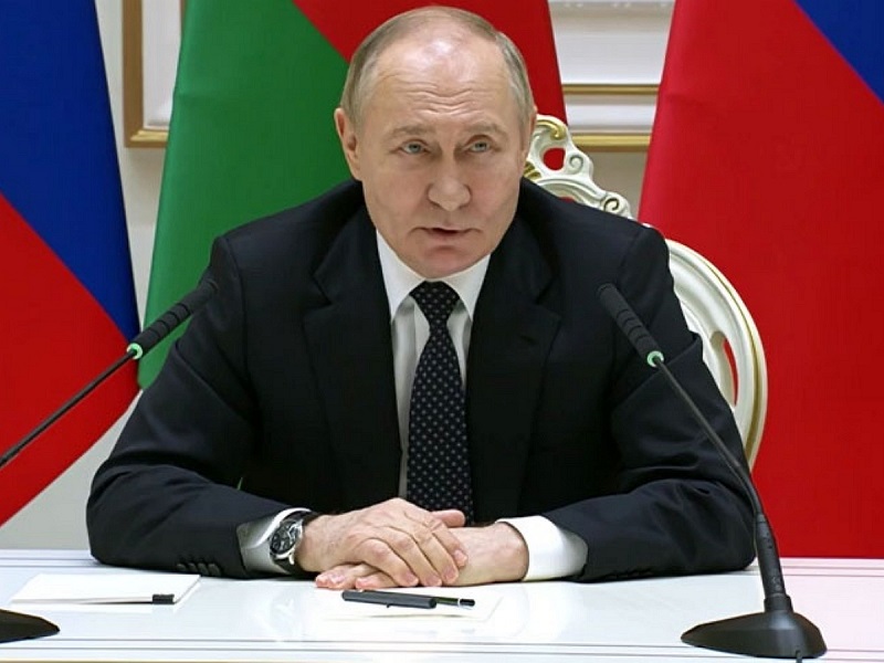 «Тупые вообще, как этот стол?»: Путин отвел срок Зеленскому и «успокоил» НАТО