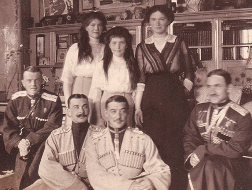 Тайник с неизвестными ранее фото Николая II найден в Ессентуках