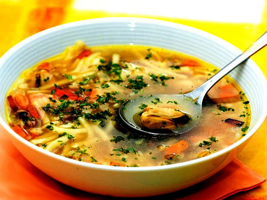 Эксперты назвали самый вредный и самый полезный российские супы