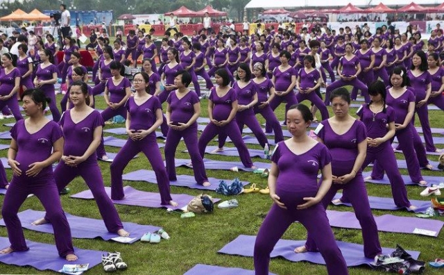 8 июня 2014 года в Чанша, Китай, 505 беременных женщин в течение 37 минут и 28 секунд занималось перинатальной йогой.