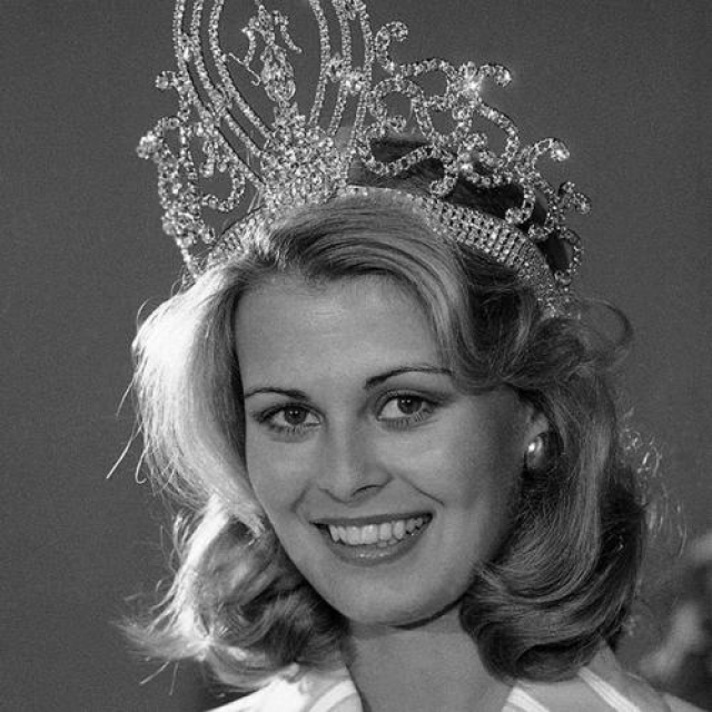 Анна Мария Похтамо, Финляндия. «Мисс Вселенная — 1975». 20 лет, рост 175 см.