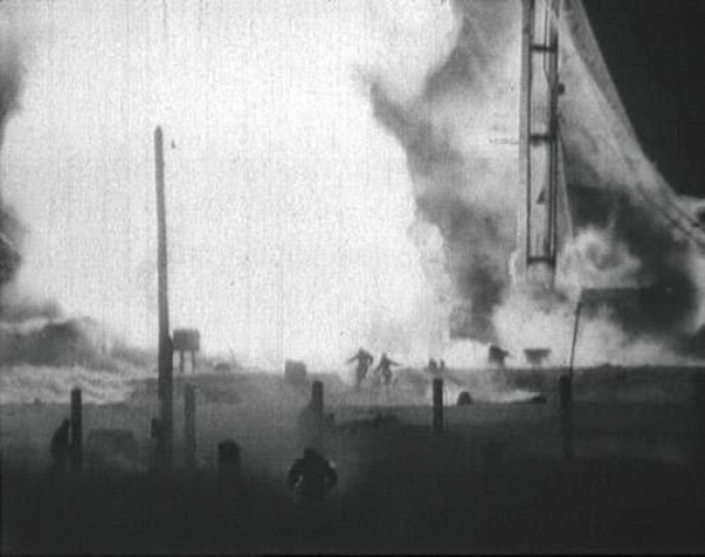 Старту "Востока" зимой помешала трагическая случайность: 24 октября на Байконуре, не успев стартовать, взорвалась военная ракета, заправленная топливом. В итоге погибло 268 человек, среди которых был и маршал Неделин. Большая часть людей буквально сгорели заживо.