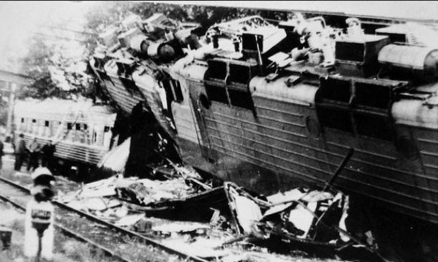 В результате катастрофы грузовой поезд и несколько пассажирских вагонов были повреждены до степени исключения из инвентаря, погибли 106 и были ранены 114 человек, полный перерыв движения на участке составил 88 часов 15 минут.