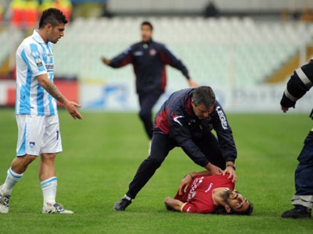 В 2012 году клуб Морозини "Леворно" играл против "Пескары" на ее поле. Посреди матча футболист потерял сознание, а придя в себя, попытался сам подняться на ноги, но ничего не получалось.