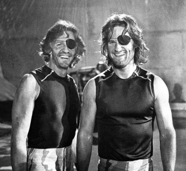 Курт Рассел и его дублер Дик Варлок на сьемках фильма "Побег из Нью-ЙОрка", 1980 год 