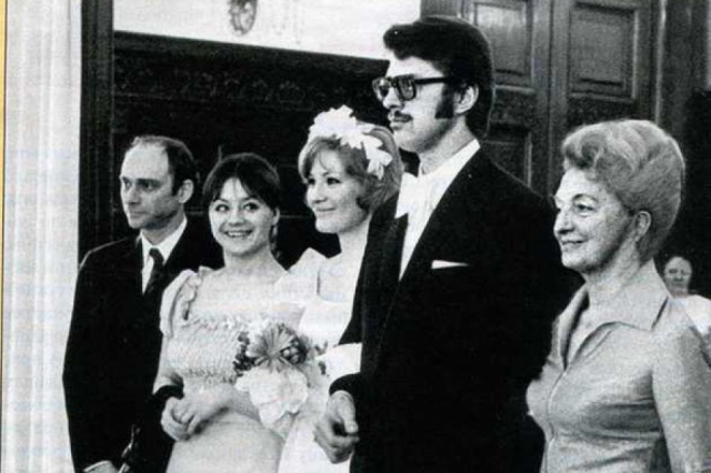 Людмила Максакова и немецкий представитель компании "Сименс" Петер Андреас Игенбергс поженились в 1974 году, поборов ряд бюрократических преград.