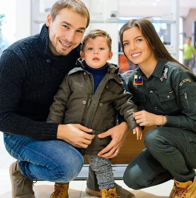 В том же году у них родился сын Дима. Шипулин часто в интервью говорит, что его жена и сын - его главное вдохновение в жизни и спорте.