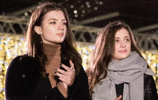 Дочки-двойняшки украинского президента, Александра и Евгения, закончили престижный британский Concord College, обучение в котором стоит 1,3 млн гривен в год.