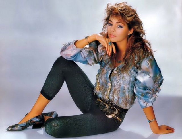Сандра. Певица стала знаменитой на весь мир после того, как в марте 1985 года появился ее первый хит "Maria Magdalena". Он стал хитом №1, Сандру стали называть "европейской Мадонной".