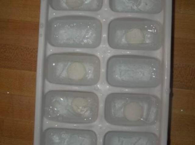 Вам колу со льдом? Проверенный прием - замороженные в воде конфетки Mentos. Всегда работает! 