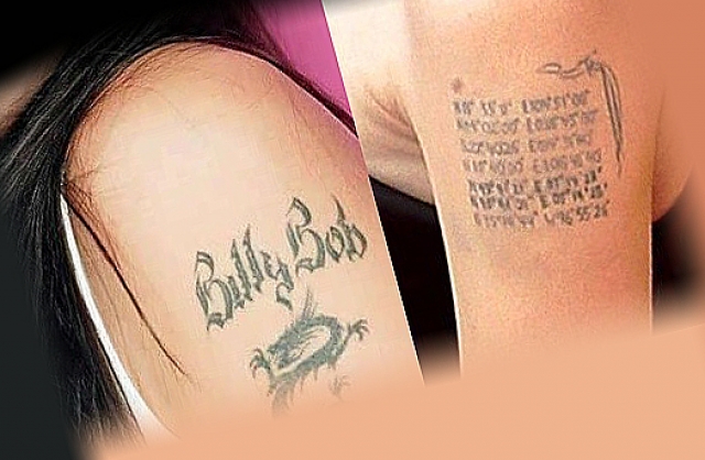 Анджелина Джоли. На плече левой руки звезды раньше было тату в честь второго мужа, а теперь набиты координаты мест рождения шести ее детей и мужа, Бреда Питта.