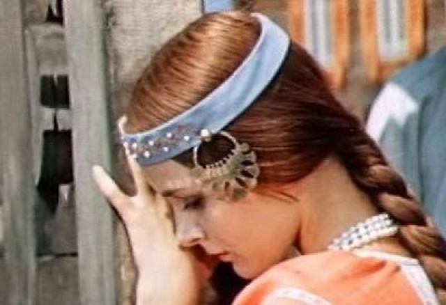 Светлана Орлова. В 1975 году актриса снялась в фильме-сказке режиссера Геннадия Васильева "Финист - Ясный сокол", в котором исполнила роль Аленушки.
