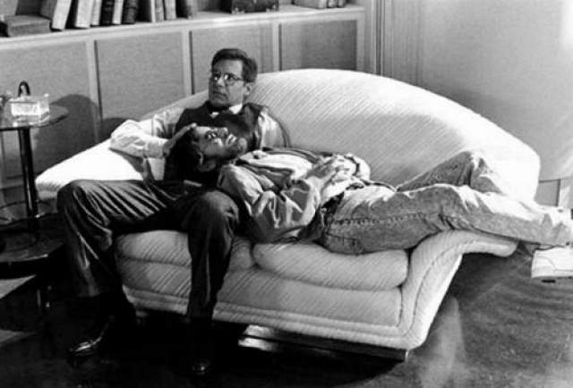 Харрисон Форд и Стивен Спилберг во время перерыва на сьеиках фильма "Индиана Джонс и последний крестный поход", 1988 год