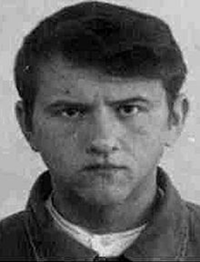 Подозреваемым в покушении на Бреж­нева оказался 22-летний младший лей­тенант 61-го геодезического отряда Ле­нинградского военного округа Виктор Ильин.