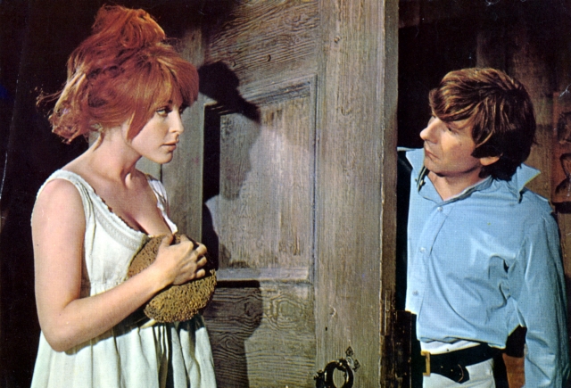 Главную героиню в своем фильме Роман Полански видел совсем другой. Но как только Шэрон примерила рыжий парик и ночную рубашку, в которых должна была играть, как Роман понял - это она.