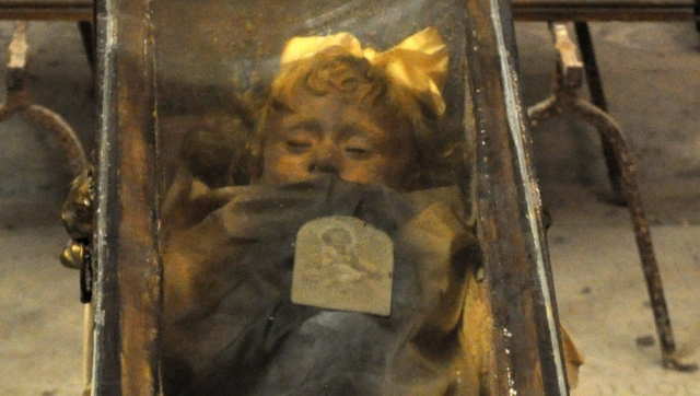 Розалия Ломбардо. Стеклянный гроб с нетленным телом Розалии Ломбардо находится в небольшом храме в Палермо.