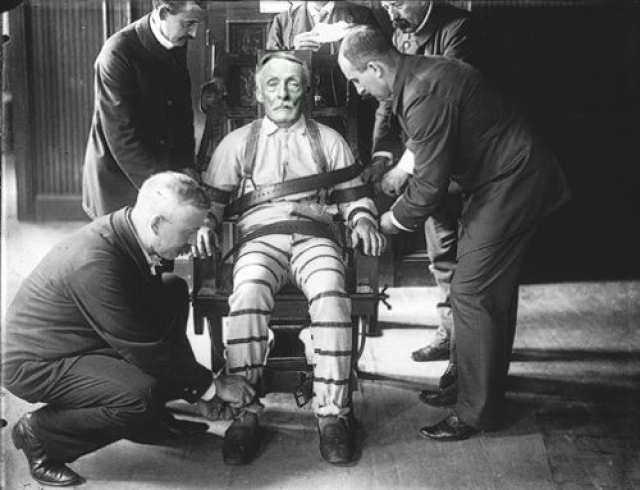 На суде Фиш рассказал, что имел сексуальные отношения с 400 детьми, хотя полиции было известно о ста случаях. Неизвестно и точное количество жертв каннибала, их было от 7 до 15. 16 января 1936 года маньяк был казнен на электрическом стуле.