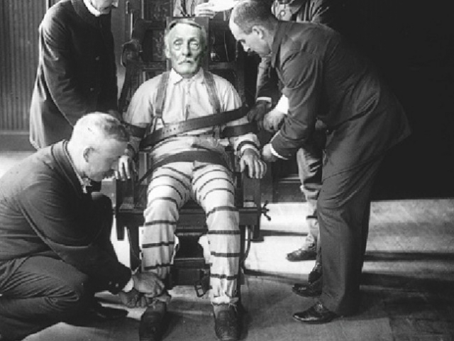На суде Фиш рассказал, что имел сексуальные отношения с 400 детьми , хотя полиции было известно о ста случаях. Неизвестно и точное количество жертв каннибала, их было от 7 до 15. 16 января 1936 года маньяк был казнен на электрическом стуле.