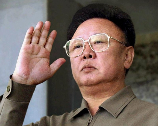 Ким Чен Ир (1942–2011). Как и отец, северокорейский лидер правил страной в течение многих лет прежде, чем умер от сердечного приступа.