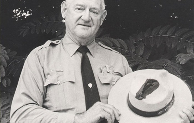 В Книге рекордов Гиннесса рассказывается об американце, егере Национального парка Рое Салливане. Он семь раз подвергался нападению молнии. Было это при разных обстоятельствах в 1942, 1969, 1970, 1972 и в 1973 годах.