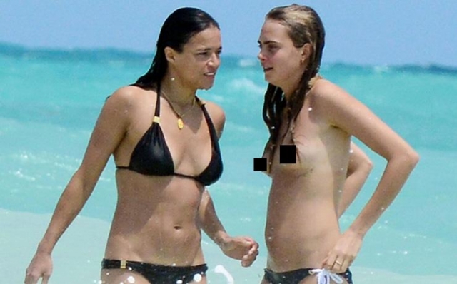Так на пляже отдыхают актриса Мишель Родригес и модель Кара Делевинь .