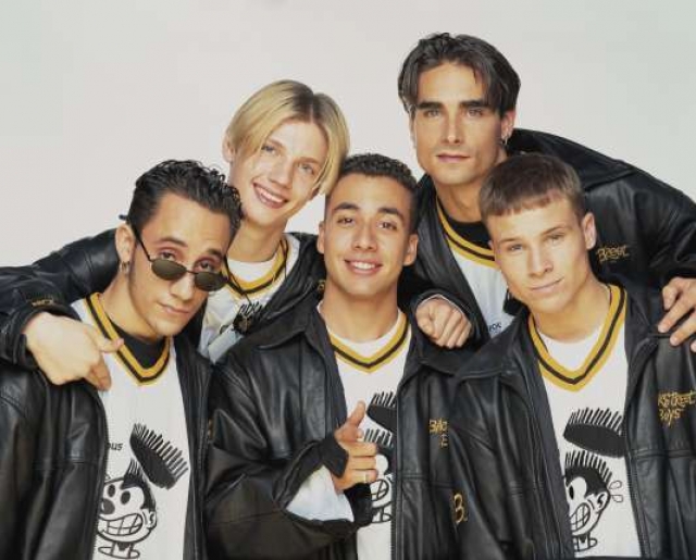 Backstreet Boys. Американский бойз-бэнд был образован 20 апреля 1993 года, а начиная с одноименного дебютного альбома 1996 года, продал около 130 миллионов экземпляров своих записей.