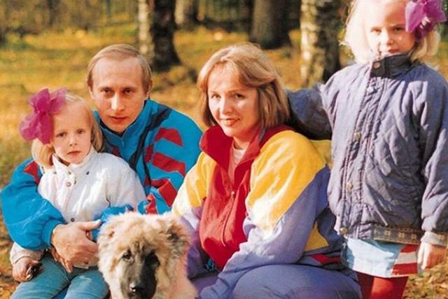 Владимир Путин. Единственное, что точно известно о дочках российского президента - это факт, что они существуют и их две. Зовут их Мария и Катерина.
