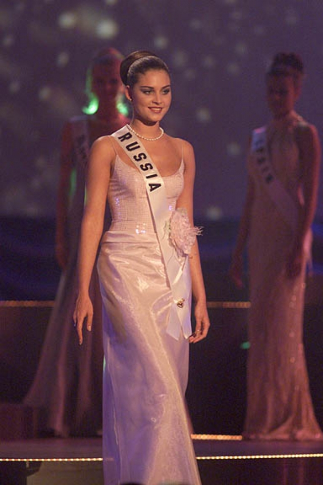 Александра Петрова (1980-2000). Российская модель, победительница конкурса Мисс Россия 1996 и других конкурсов красоты.