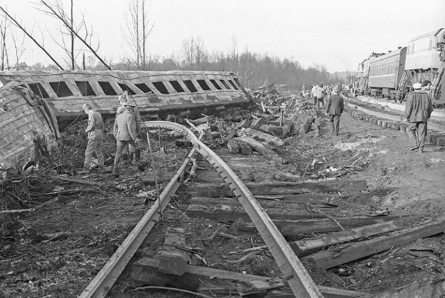 Железнодорожная катастрофа под Уфой - крупнейшая в истории России и СССР.