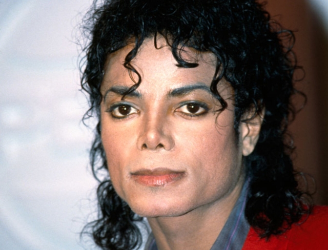 Майкл Джексон. Король поп-музыки умер 25 июня 2009 года от передозировки пропофола, который вколол ему его личный врач.