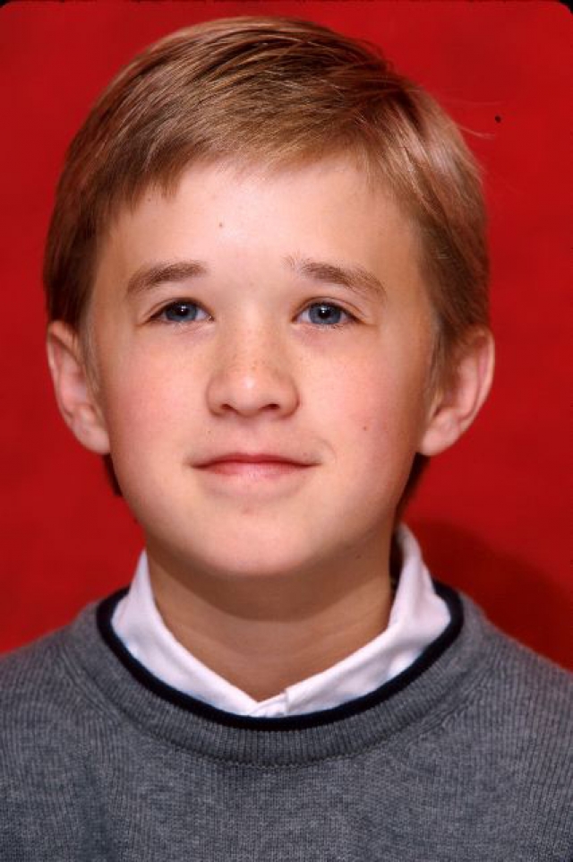 Хэйли Джоэл Осмент. Мальчик стал номинантом за роль в "Шестом чувстве в возрасте 11 лет. Сразу после этого у него наметился подъем в кинокарьере - он снялся в "Искуственном интелекте" Стивена Спилберга и "Заплати другому" с Кевином Спейси.