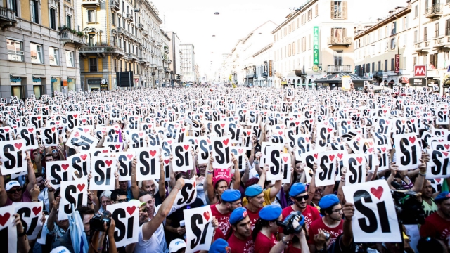 Милан, Италия, 26 июня. "Да" гей-движению и уважению прав представителей секс-меньшинств в обществе.
