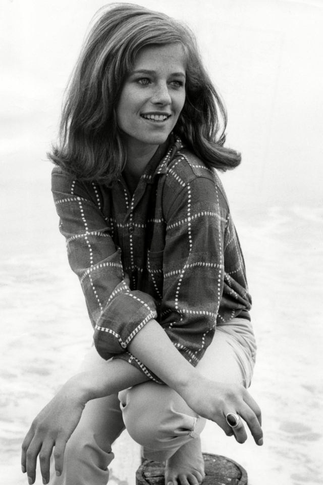 Шарлотта Рэмплинг. Британская актриса появилась в кино еще в 60-х.
