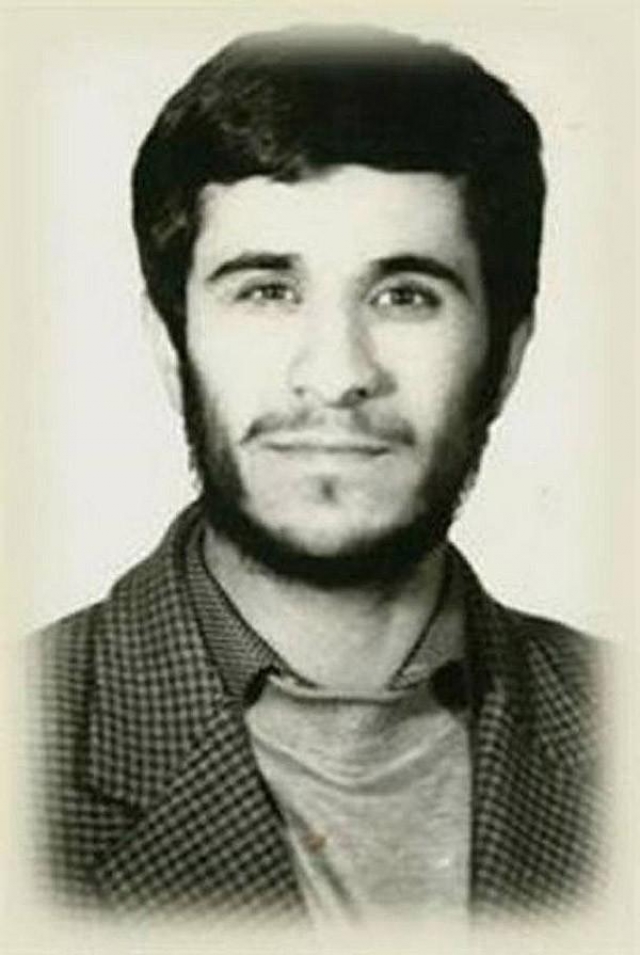 Бывший президент Ирана, Махмуд Ахмадинежад , окончил Тегеранский университет науки и технологий с квалификацией транспортного инженера.