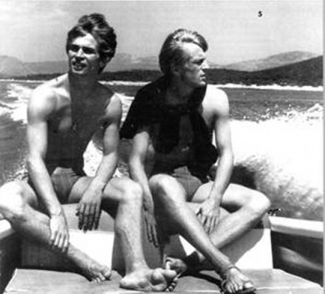 Рудольф Нуреев был гомосексуалом, однако в юности имел и гетеросексуальные отношения. После побега на Запад в 1961 году он встретился со знаменитым датским танцовщиком Эриком Бруном.  Брун и Нуреев стали парой и сохраняли близкие отношения в течение 25 лет, до самой смерти Бруна в 1986 году.