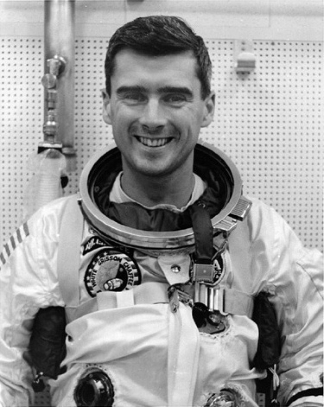 Роджер Чаффи - американский авиационный инженер, капитан-лейтенант ВМС США, летчик-астронавт, который в отличие от коллег в космос еще не летал.