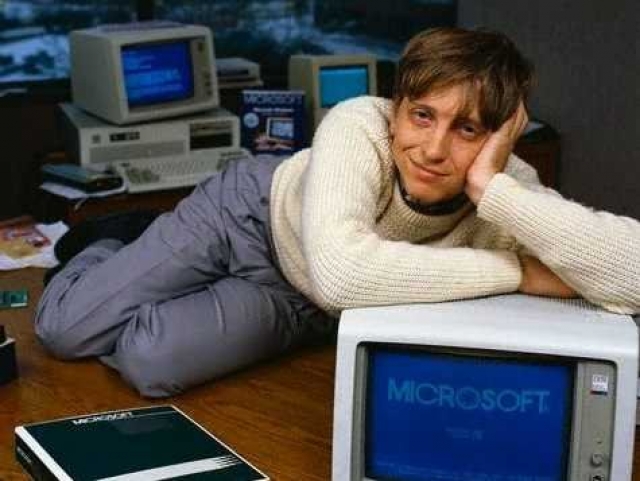 В 1994 году на вопрос журналиста "Плейбоя" о том, принимал ли изобретатель Windows когда-либо ЛСД, Гейтс ответил, что времена бурной юности в его жизни уже прошли, а то, что он делал до 25 лет, он, скорее всего, не делает в 1990-х.