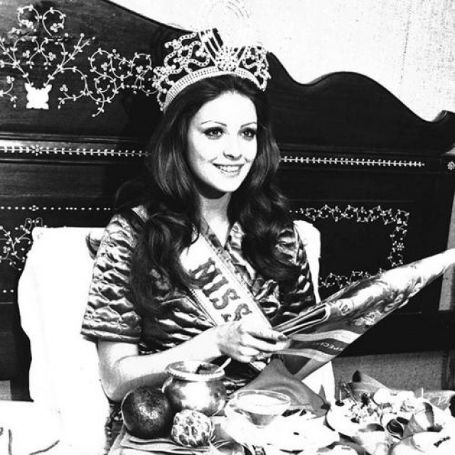 Ампаро Муньос, Испания. «Мисс Вселенная — 1974». 20 лет, рост 173 см.