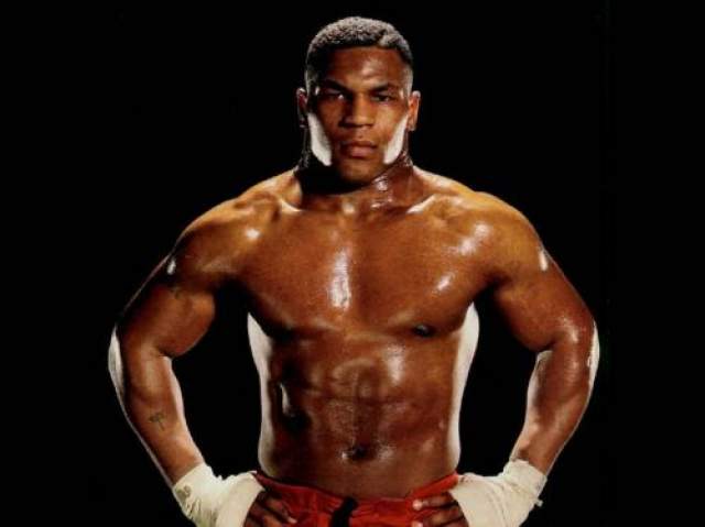 Майк Тайсон  Абсолютный чемпион мира в тяжелой весовой категории. Чемпион по версиям WBC (1986-1980, 1996), WBA (1987-1990, 1996), IBF (1987-1990).