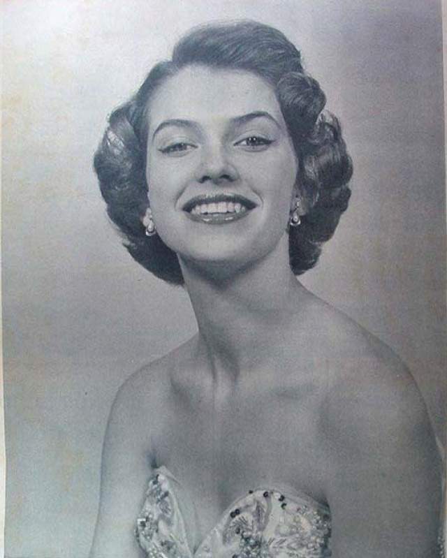 Май-Луиза Флудин (Швеция) - Мисс мира 1952.