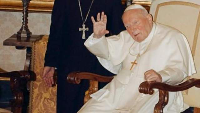 Более того, в 2005 году, когда папа римский заболел, Агджа прислал ему письмо с пожеланием выздоровления. 