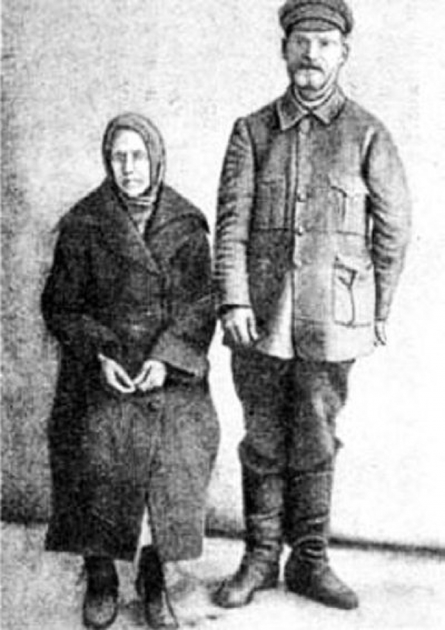 В 1923 году Василия Комарова и его жену Софью приговорили к высшей мере наказания - расстрелу. В том же 1923 году приговор привели в исполнение.