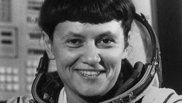 Следующей советской представительницей прекрасного пола, побывавшей в космосе, стала Светлана Савицкая, появившаяся на свет в семье маршала и с детства решившая стать космонавтом.