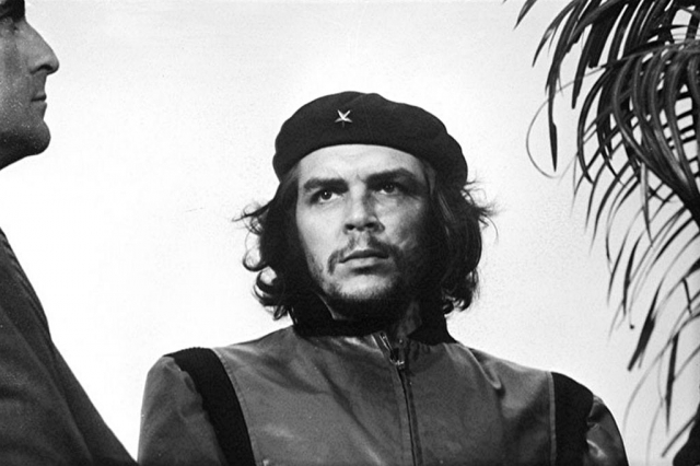 Будучи фотографом "Revolución", 5 марта 1960 года на траурном митинге, посвященном жертвам теракта, в Гаване в 12 часов 13 минут Альберто Корда снял культовую фотографию Че Гевары.