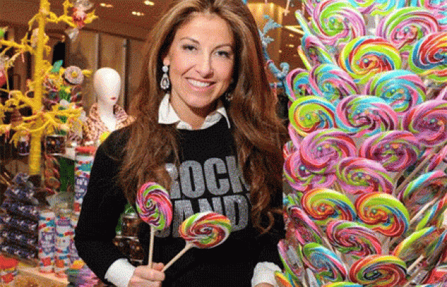 Дилан Лорен - дочь Ральфа Лорена, состояние которого оценивается в $4,7 млрд. Едва окончив университет, Дилан основала собственную компанию по производству сладостей Dylan´s Candy Bar, которая оказалась весьма успешной.