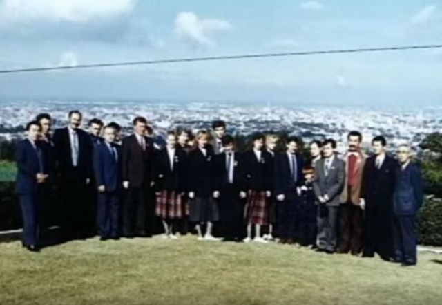 В 1987 году судьба вновь улыбнулась семерке и их пригласили в Японию, где им предстояло выступать перед огромной аудиторией. Возможно, именно эта поездка окажется злополучной.