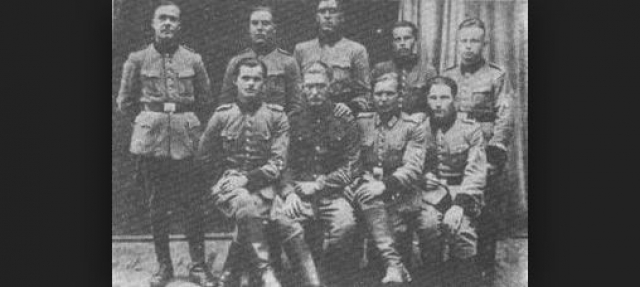Костяк батальона был сформирован в Польше в начале 1942 года из бывших советских офицеров. В батальон вошли украинские националисты из распущенного Буковинского куреня.