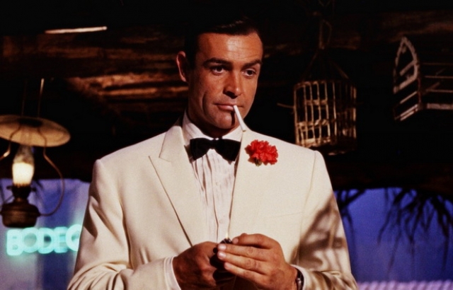 Шон Коннери. Он начал сниматься в 1954 году, а пика популярности достиг, изобразив Джеймса Бонда - Агента 007.